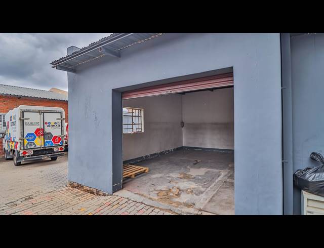 800M² BUILDING FOR SALE IN HERMANSTAD